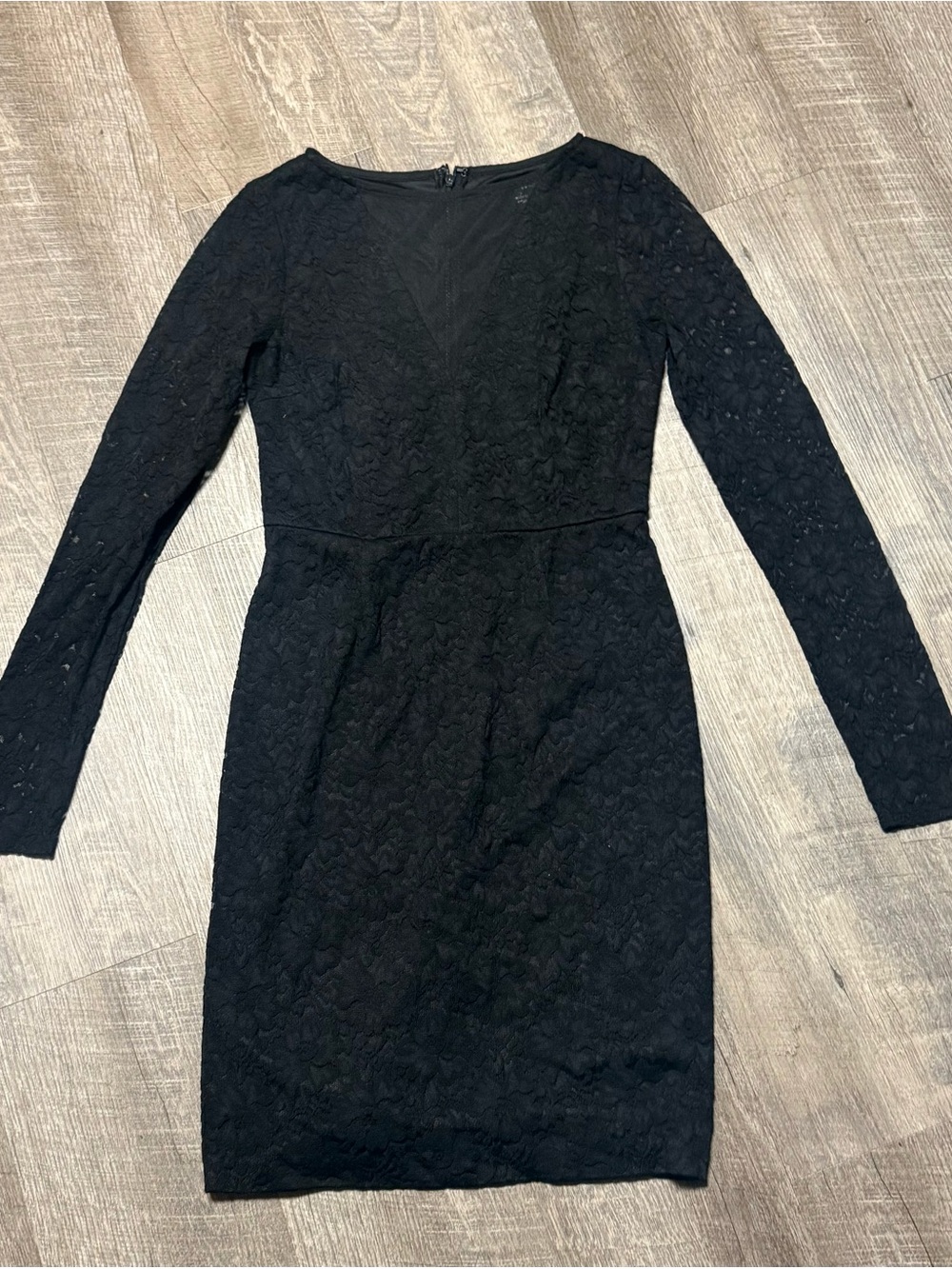 Classic Black Lace Long-Sleeve Sheath Dress B1